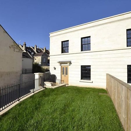 Fantastic 3-Bed House With Parking Villa Бат Екстериор снимка